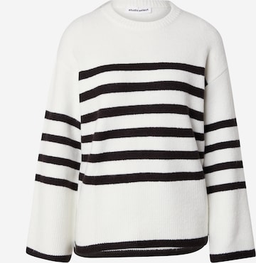 STUDIO SELECT Sweater 'Mala' in White: front