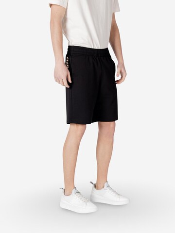 regular Pantaloni sportivi '8NPS65 PJVRZ' di EA7 Emporio Armani in nero