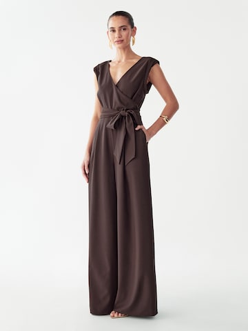 Tuta jumpsuit 'Cali' di St MRLO in marrone