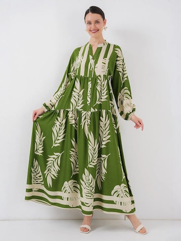 Bigdart Dress in Green: front
