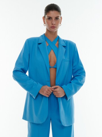 ABOUT YOU x Laura Giurcanu Blazers 'Magdalena' in Blauw: voorkant