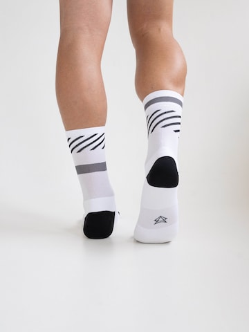 INCYLENCE Athletic Socks 'DISRUPTS' in White