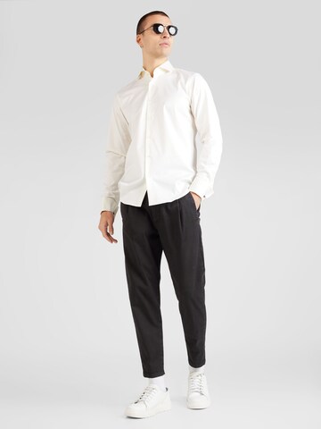 Coupe regular Chemise business 'H-Joe' BOSS en blanc