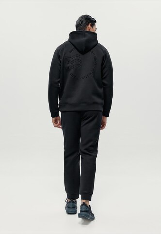 Born Living Yoga Sportsweatshirt 'Lomond Lite' in Zwart