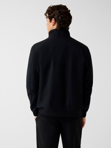 GUESS Between-Season Jacket in Black