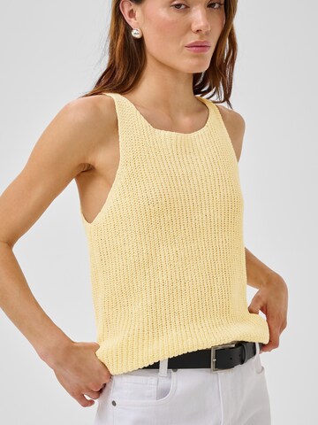 My Essential Wardrobe Плетен топ 'DivaMW' в жълто