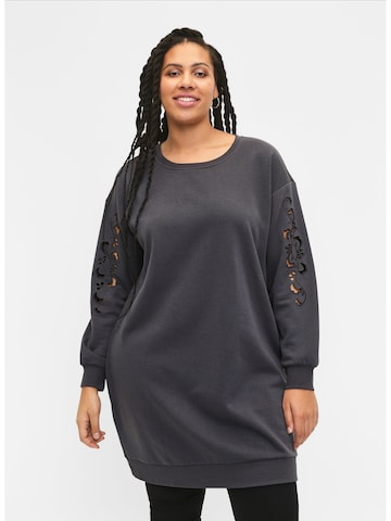 Robe 'CASARA' Zizzi en gris : devant