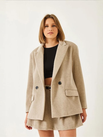 Bianco Lucci Skirt in Beige