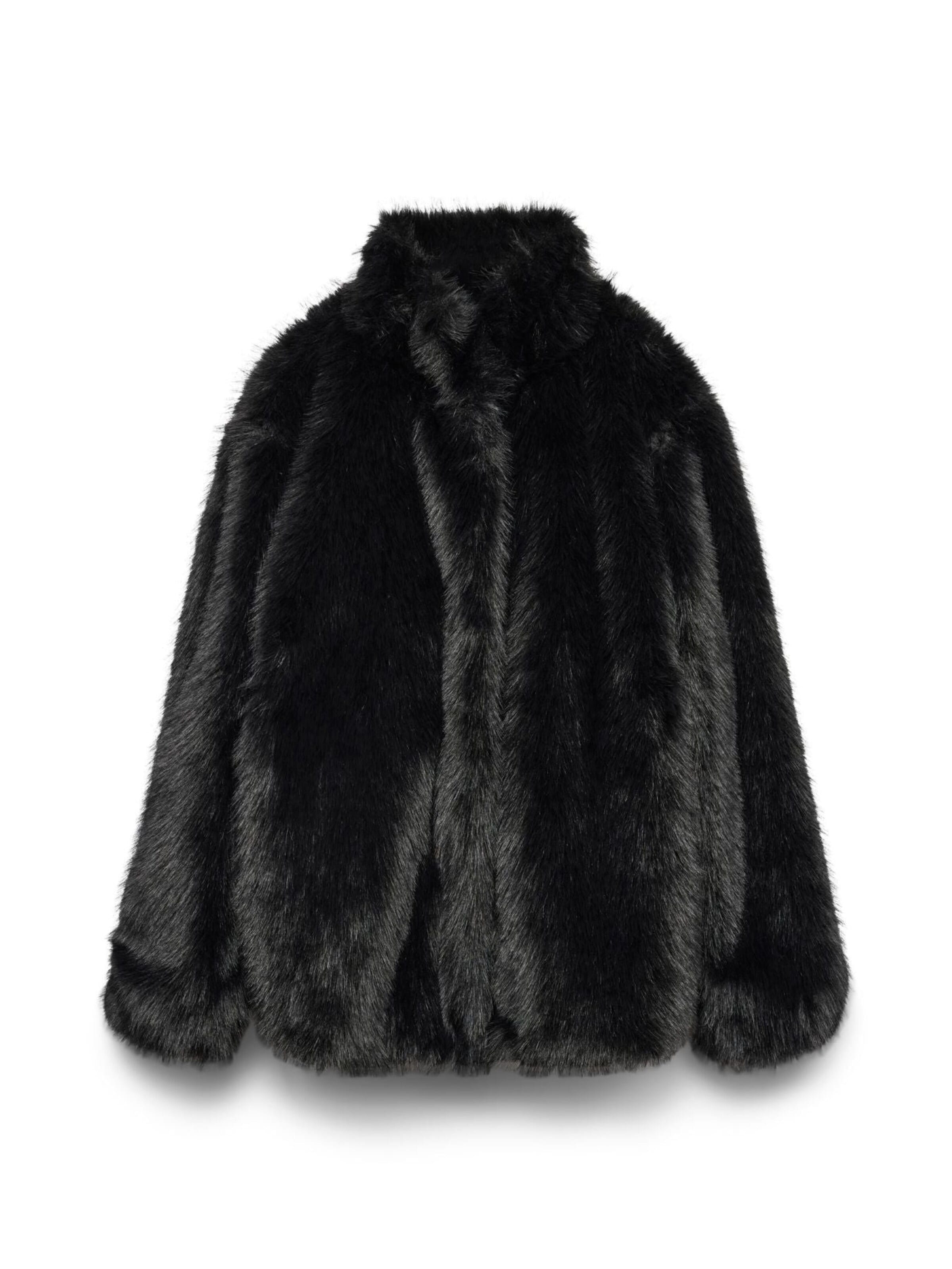 Vero Moda Curve - Chaqueta de invierno en negro: frente