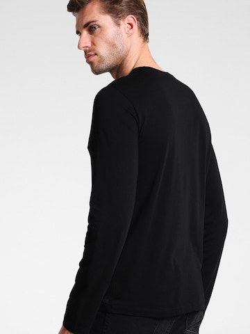 ARMANI EXCHANGE Тениска в черно