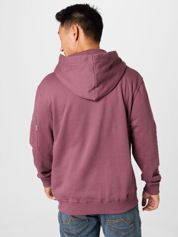 ALPHA INDUSTRIES Sweatshirt in Red