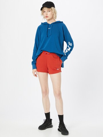 Nike Sportswear Regular Shorts in Rot