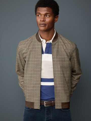 Next Jacke in Braun: Vorderseite