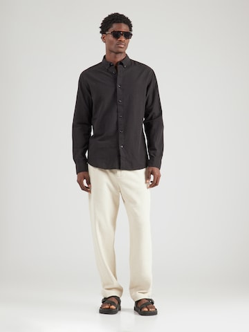 Coupe regular Chemise 'SLHSUN' SELECTED en noir