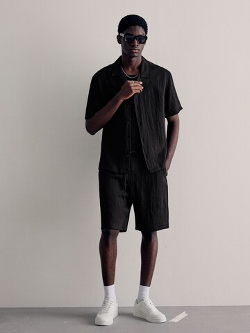 Regular Pantalon Bershka en noir