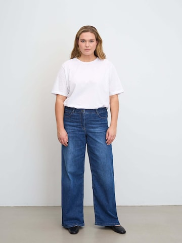 LAURIE Loosefit Jeans 'Carol' in Blauw: voorkant