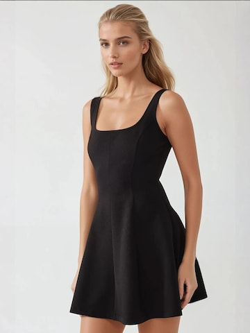 Hiccup Kleid in Schwarz: Vorderseite