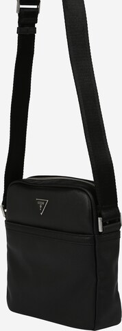 GUESS Τσάντα ώμου 'Certosa' σε μαύρο