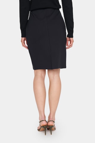 SAINT TROPEZ - Saia em preto