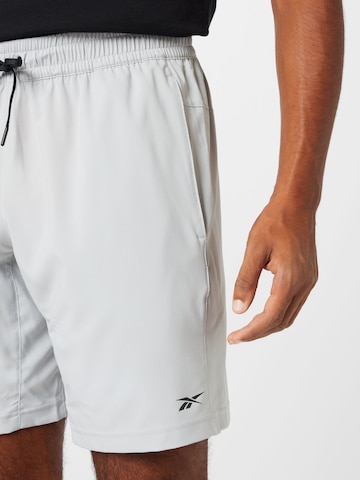 Reebok - Regular Calças de desporto em cinzento