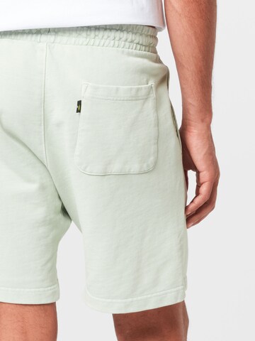 Regular Pantalon 'Red Tab Sweatpant' LEVI'S ® en vert