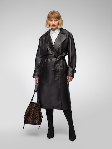 V S P Wintermantel 'Isabelle' in Schwarz