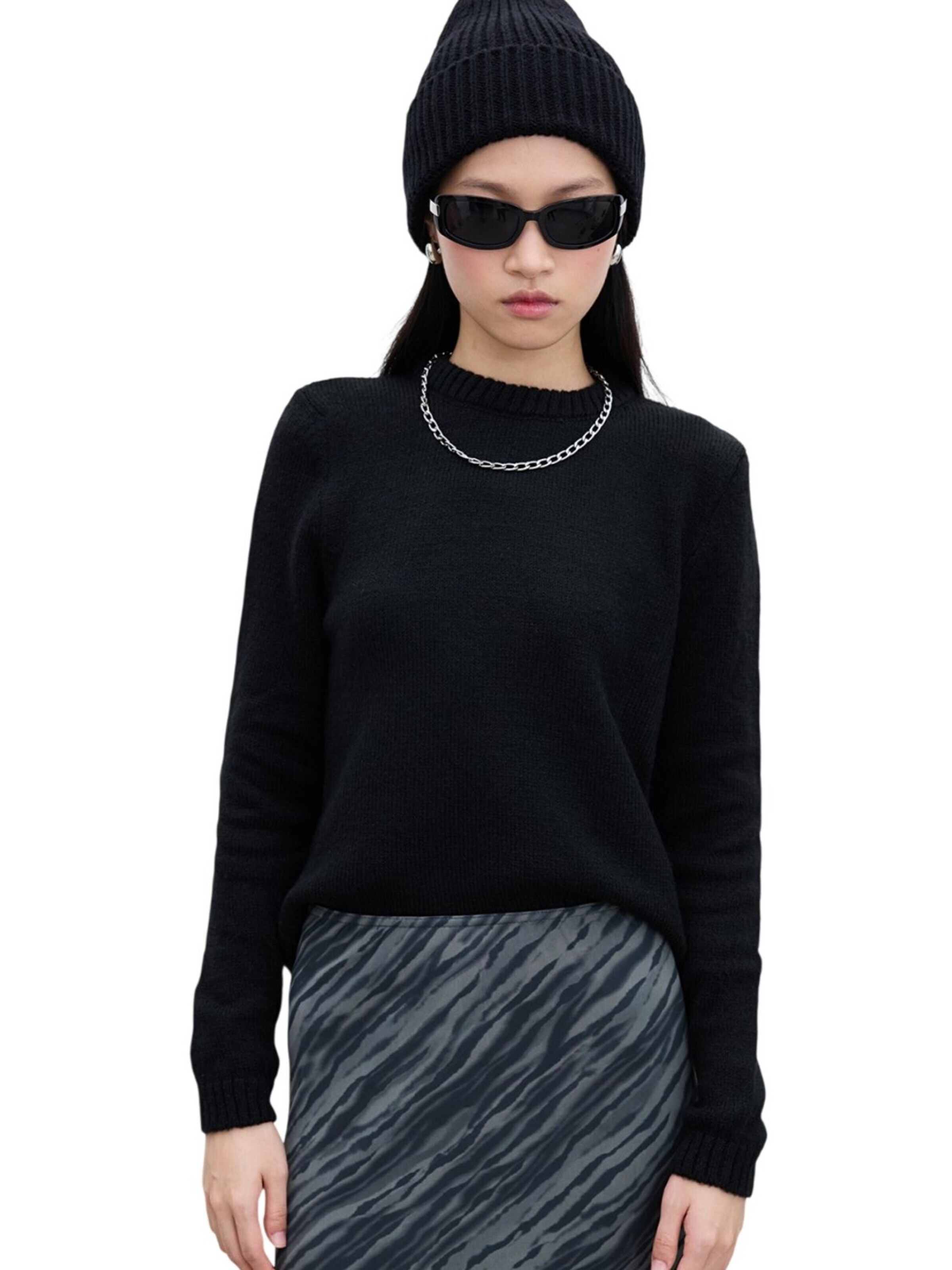 MANUKA Sweater in Black: front