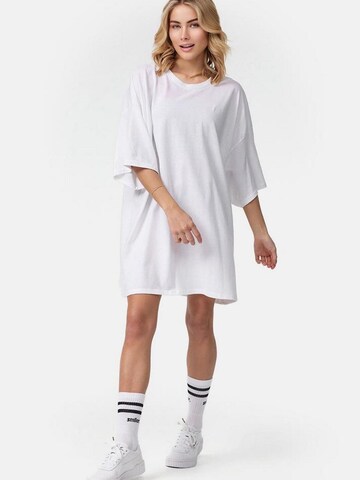 Worldclassca Oversized Shirt in White: front