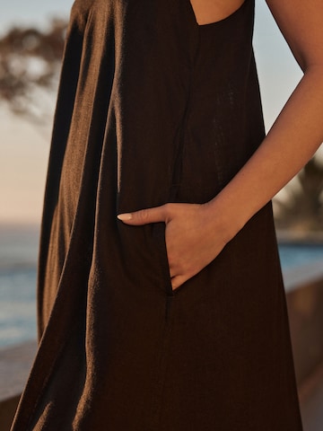 Robe Next en noir