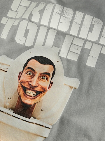 NAME IT Shirts 'NKMarvis Skibidi' i grå