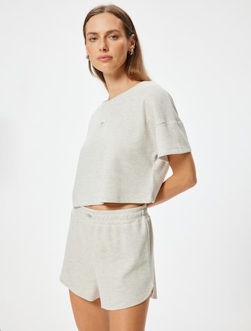 Koton Loosefit Shorts in Beige