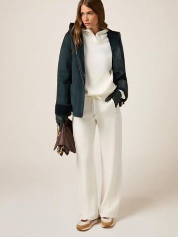 oltre Loose fit Trousers in White