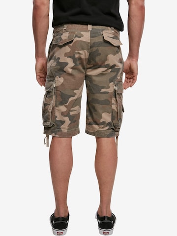 Brandit Regular Cargoshorts in Grün