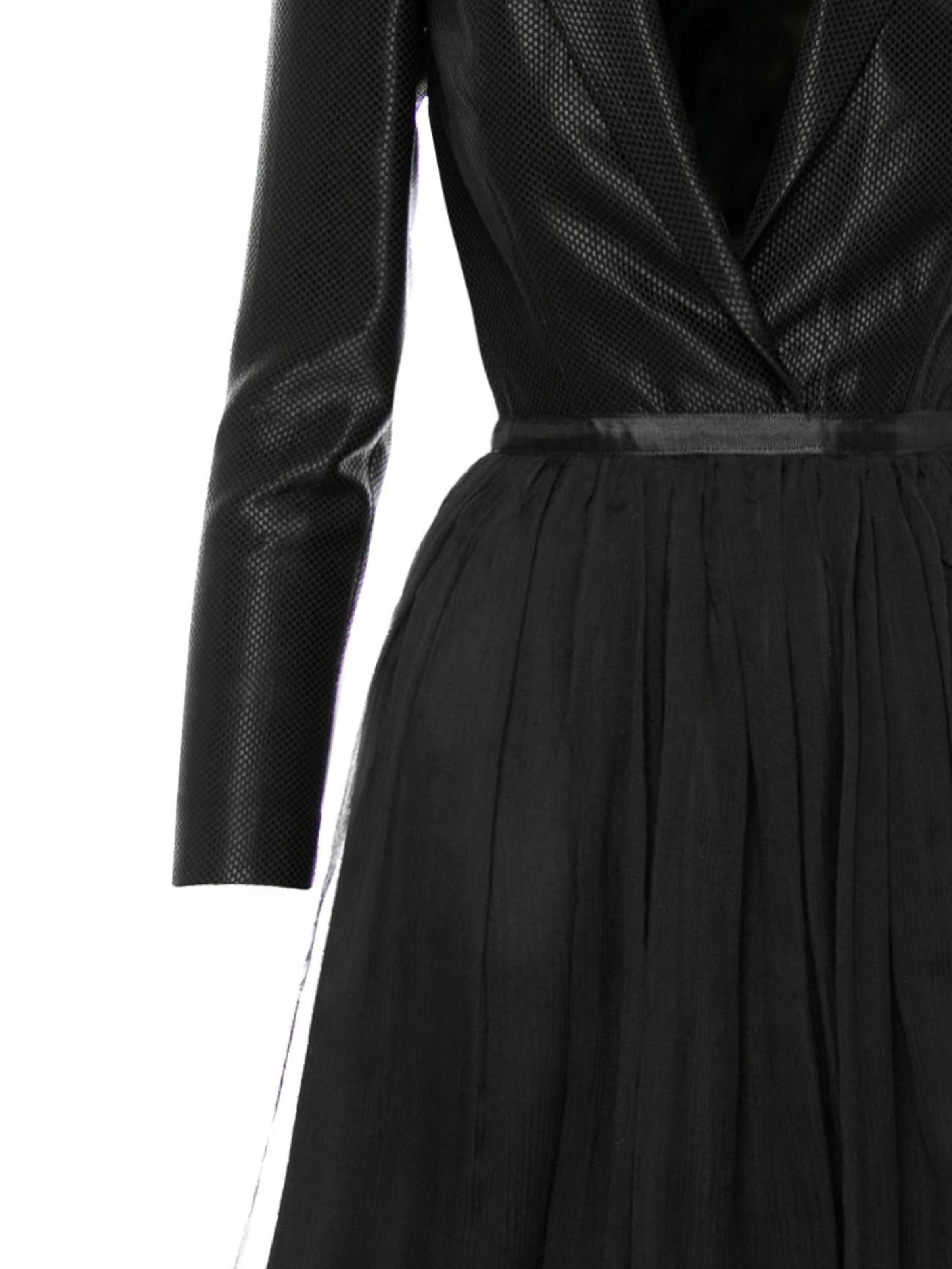 AVENUE N°29 - Vestido 'Silk V Neck Lapel Dress With Gathered Midi Skirt' en negro
