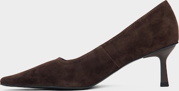 Estro Pumps '1158-1' in Brown: front