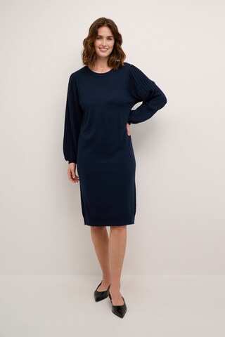 Robe Kaffe en bleu