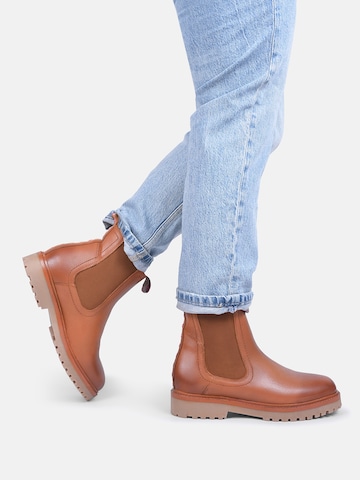 Crickit Chelsea Boot ' SOA ' in Braun