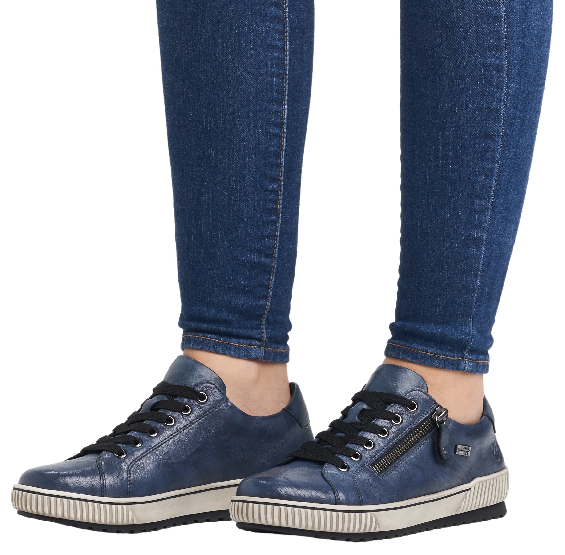 REMONTE Sneakers in Blue: front