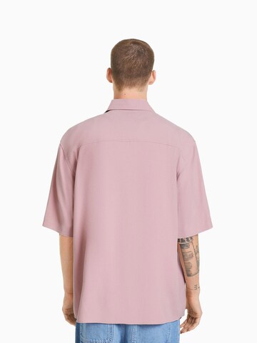 BershkaComfort Fit Košulja - roza boja