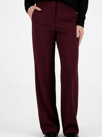 Gardeur Loose fit Trousers with creases 'Franca800' in Red: front