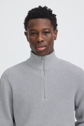 !Solid Sweater 'SDVIAN' in Grey