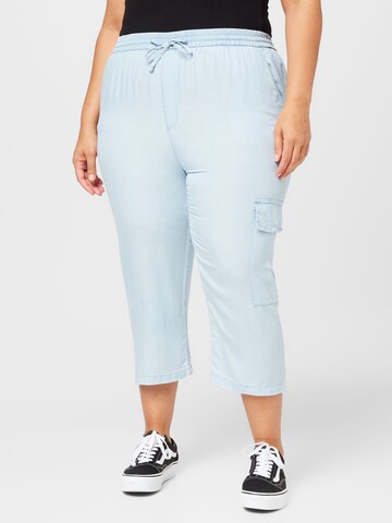 Coupe slim Pantalon cargo 'BEA' ONLY Carmakoma en bleu : devant