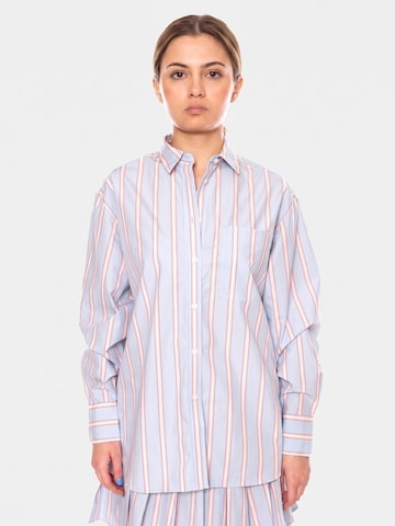 Chemisier 'LONG-SLEEVED MULTICOLOR BLUE SHIRT' LACOSTE en bleu : devant
