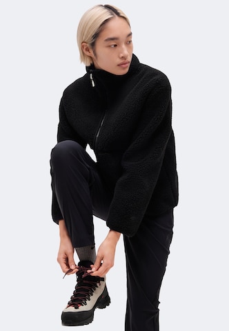 4F - Chaqueta polar funcional en negro: lado