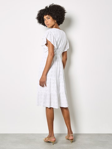 Robe ' ' Apricot en blanc