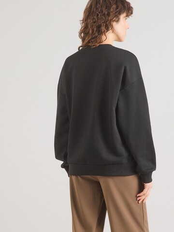 studioselect Sweatshirt 'Edda' in Schwarz