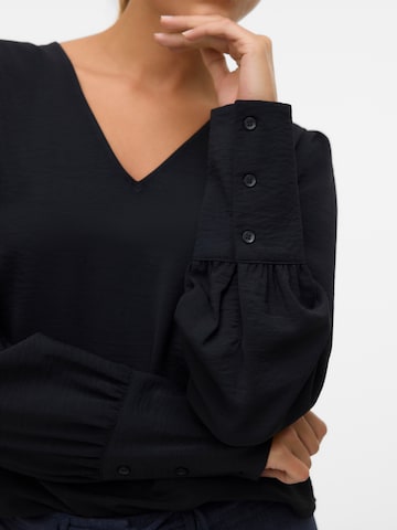VERO MODA Blouse in Black