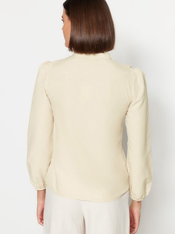 Trendyol Blouse in Beige