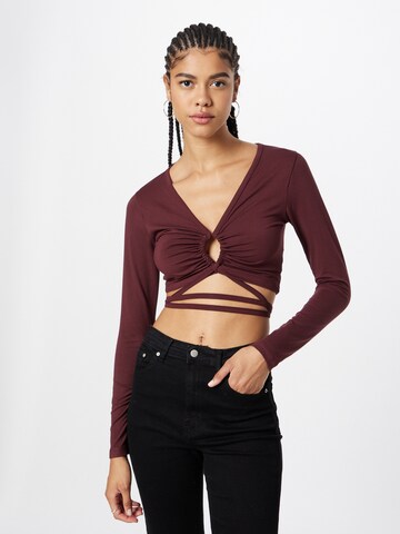 ABOUT YOU T-shirt 'Selena' i brun: framsida