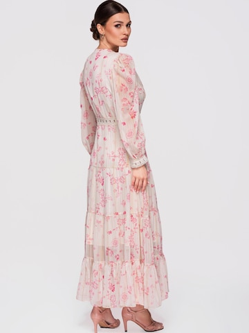 Rochie de seară de la Ombre pe bej